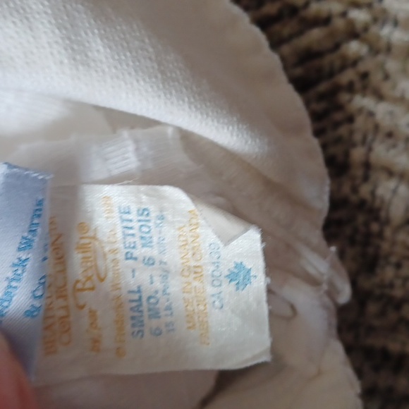 4/$60 White Striped Fleece Baby Onesie - Size 6 Months - Picture 6 of 9